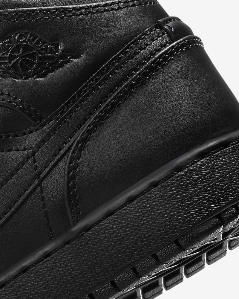 jordan 1 mid triple black gs