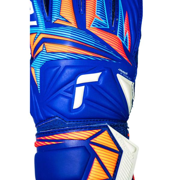 reusch attrakt grip