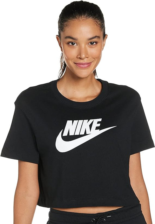 Nike Sportswear Essential T-shirt corta con logo black donna