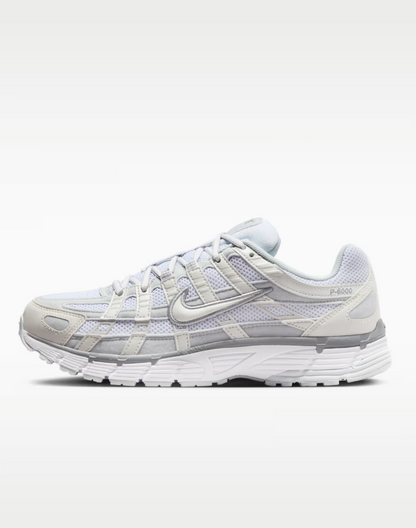 NIKE P-6000 METALLIC-WHITE DONNA