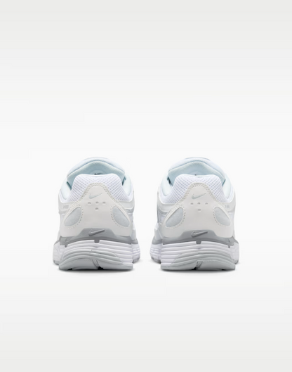 NIKE P-6000 METALLIC-WHITE DONNA