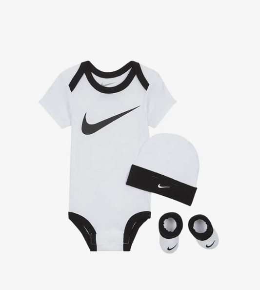 NIKE 3 PIECE SET BODYSUIT HAT & BOOTIES WHITE AND BLACK NEONATO