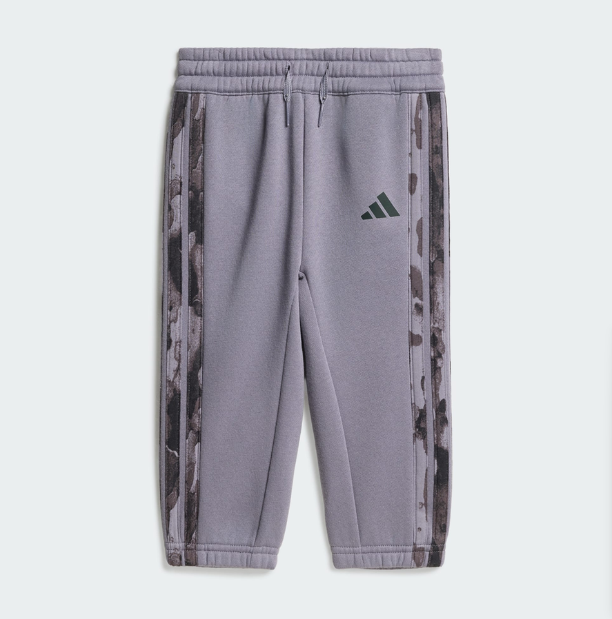 adidas set tessuto felpato mimetico seasonal essentials jogger bambina