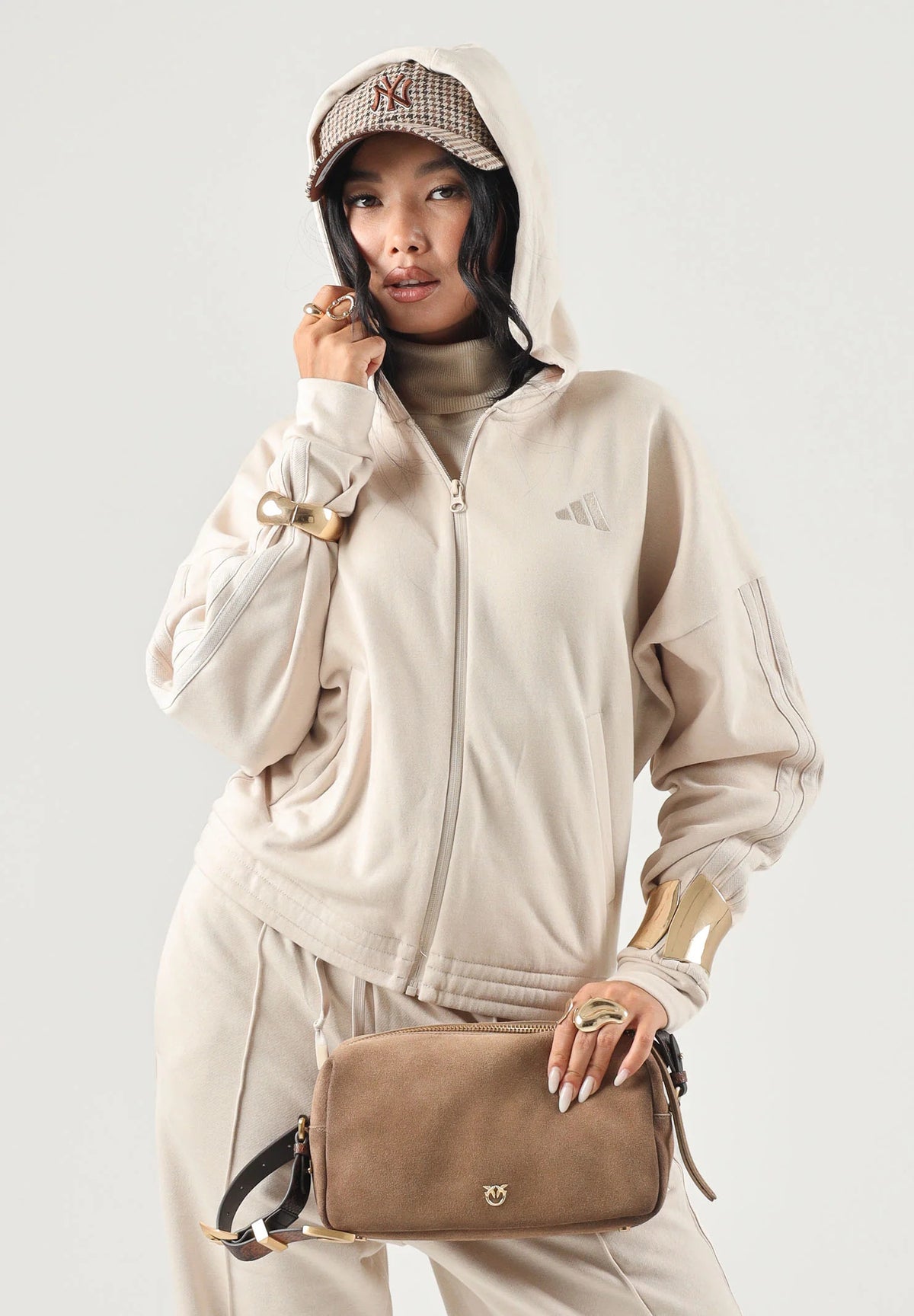 adidas tuta felpata beige donna